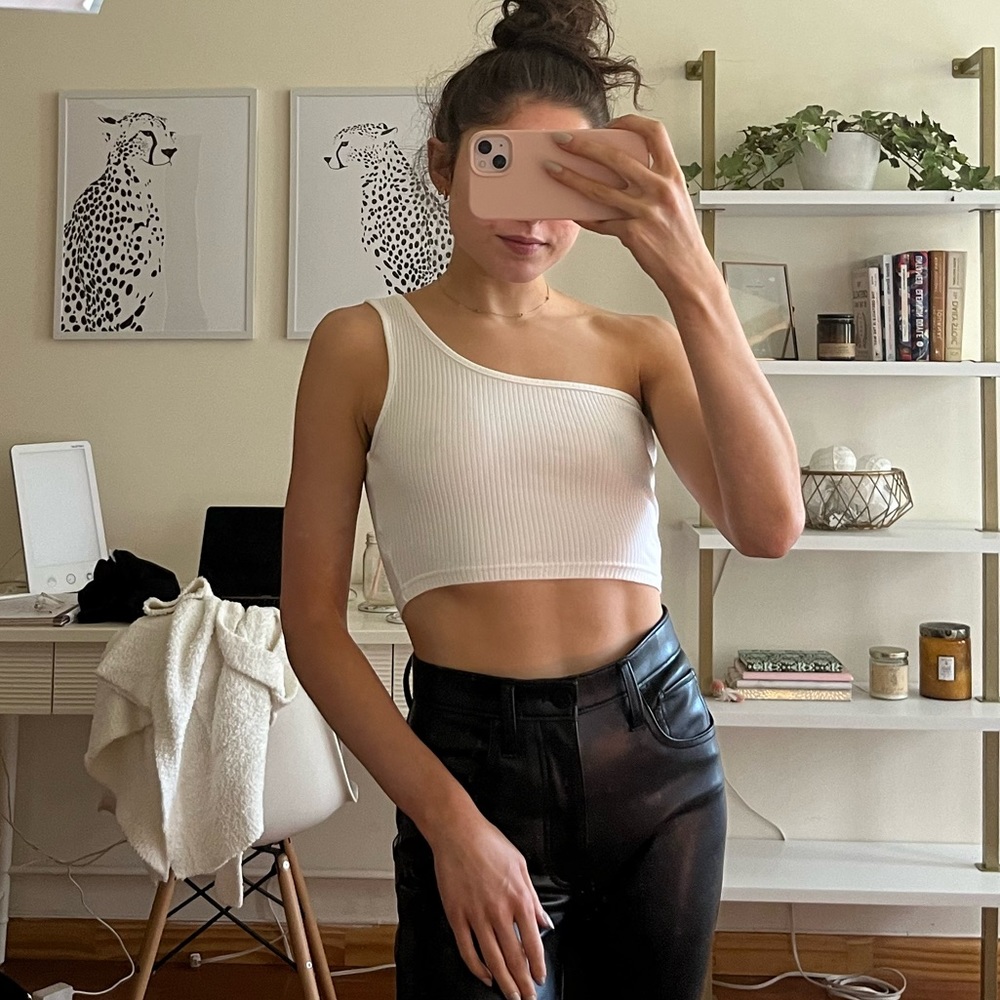 One Shoulder Ribbed Crop Tank